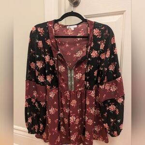 DR2 Floral Split-Panel V-Neck Tunic - Black & Burgundy